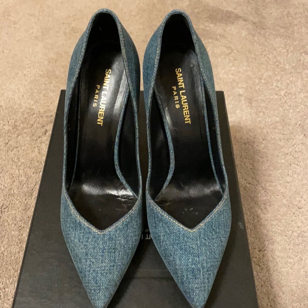 Saint Laurent pumps in jeans material